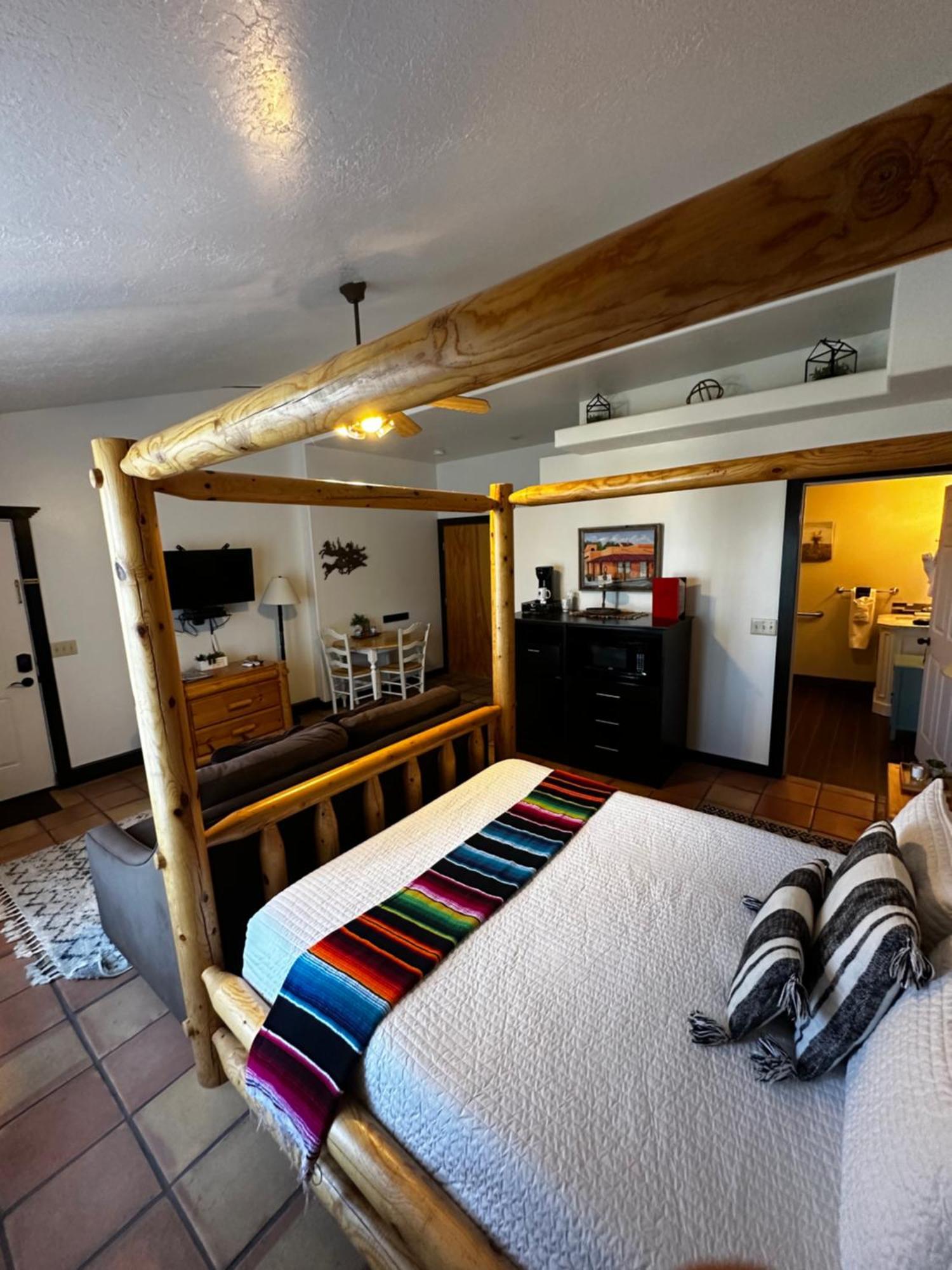 Adobe Rose Boutique Inn Artesia Exterior photo