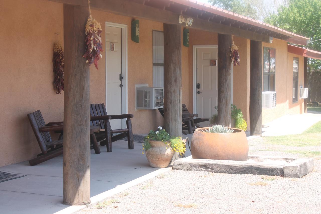 Adobe Rose Boutique Inn Artesia Exterior photo